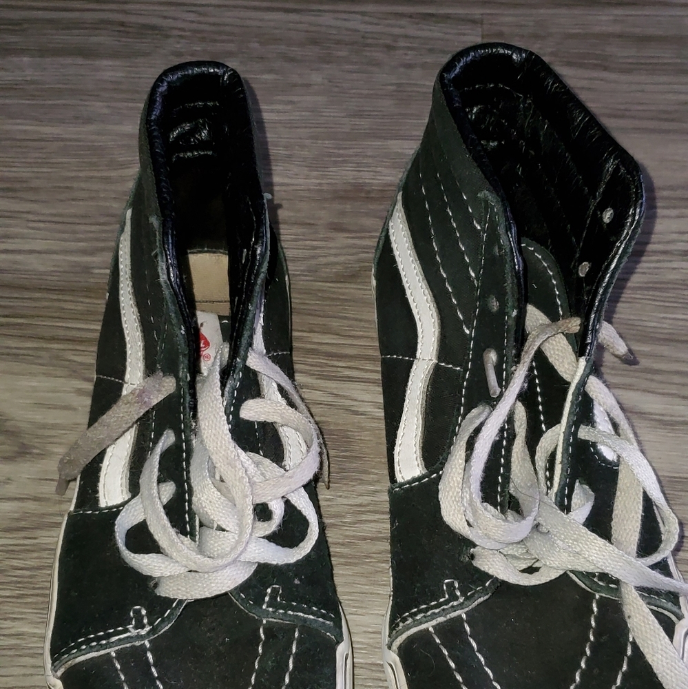 Vans - Picture 2 of 8